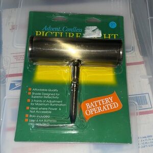 Advent Cordless 7" Battery Operated Picture Light - Brass Tone new